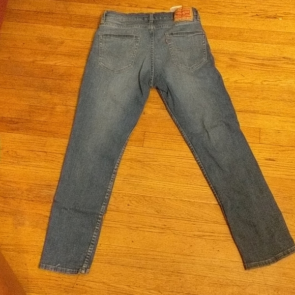 Just a simple pair of levis - Picture 2 of 4